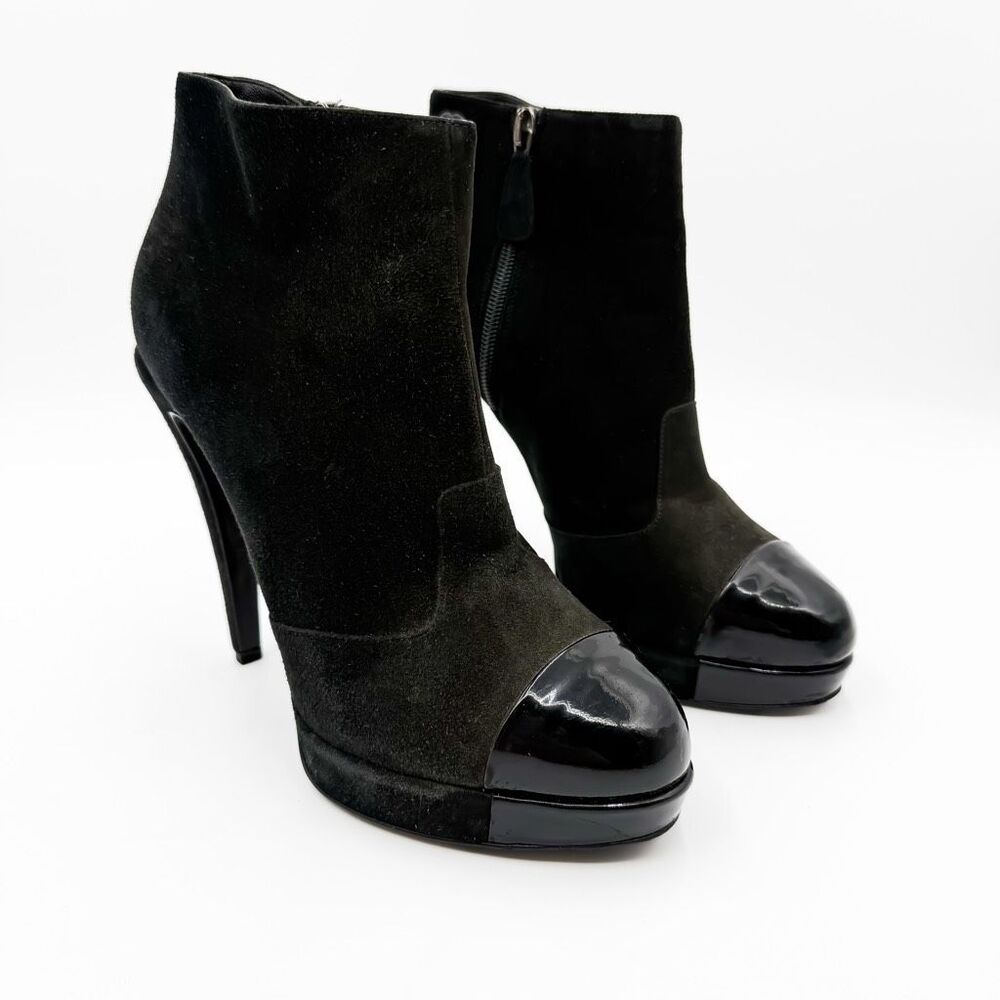 Chanel CC Cap Toe Black Suede Leather Ankle Boots Heels EU 39.5